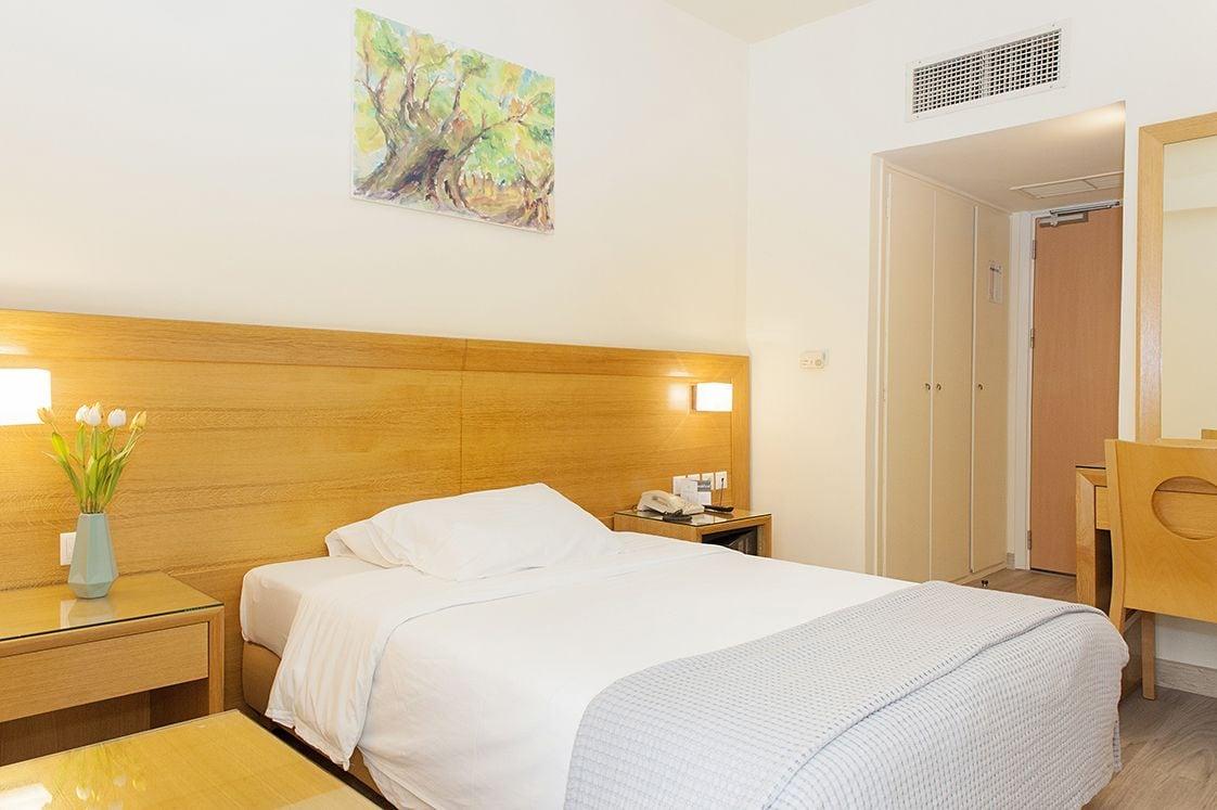 Otel Athinais