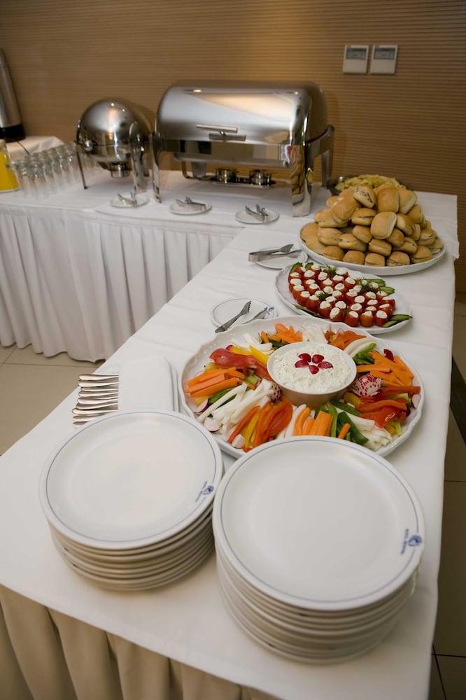 Otel Athinais