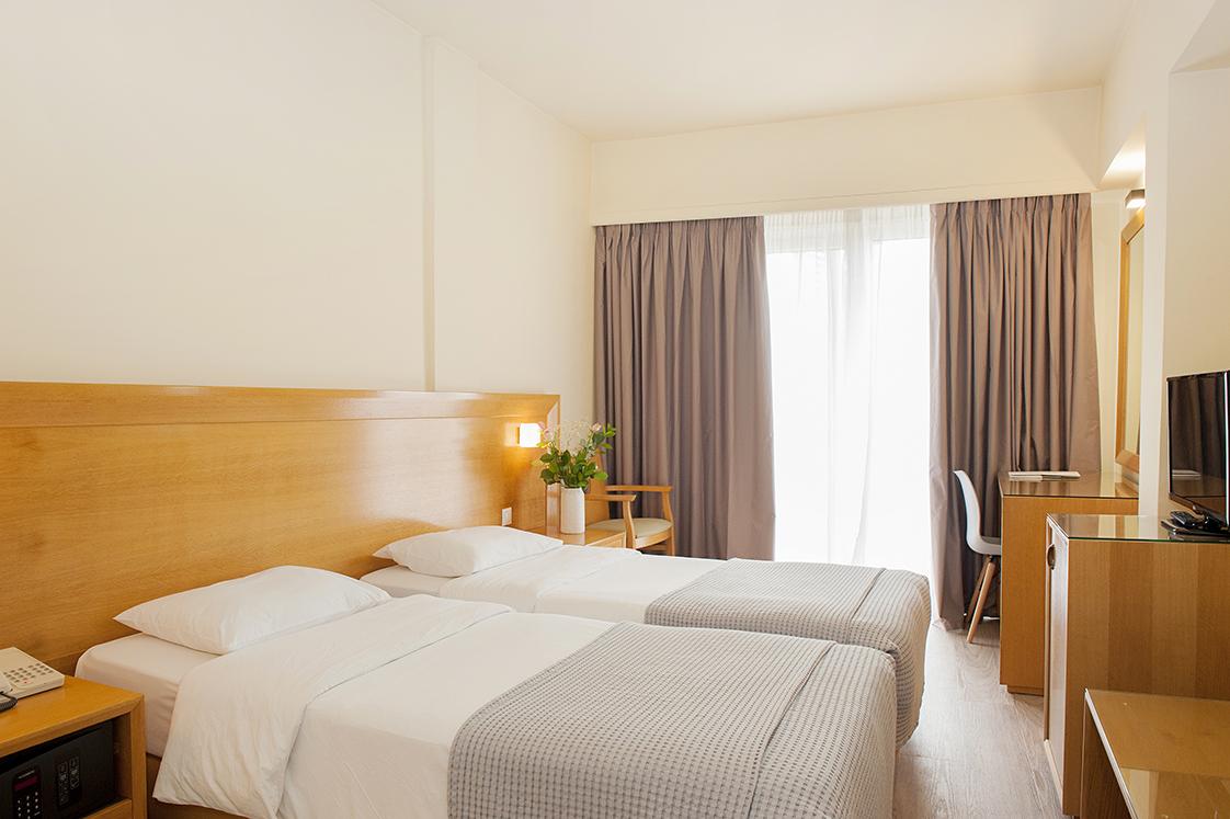 Otel Athinais Atina