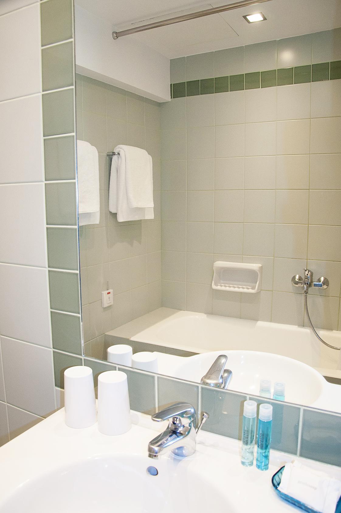Athinais Otel Atina