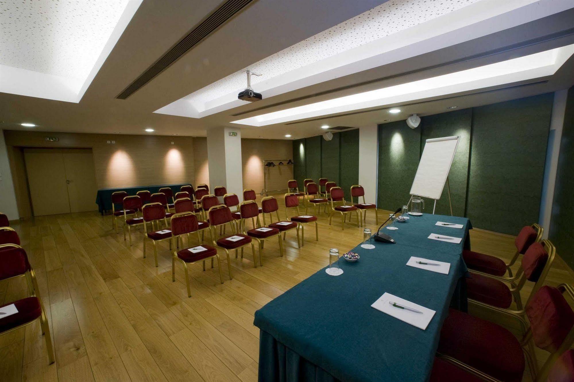 Otel Athinais